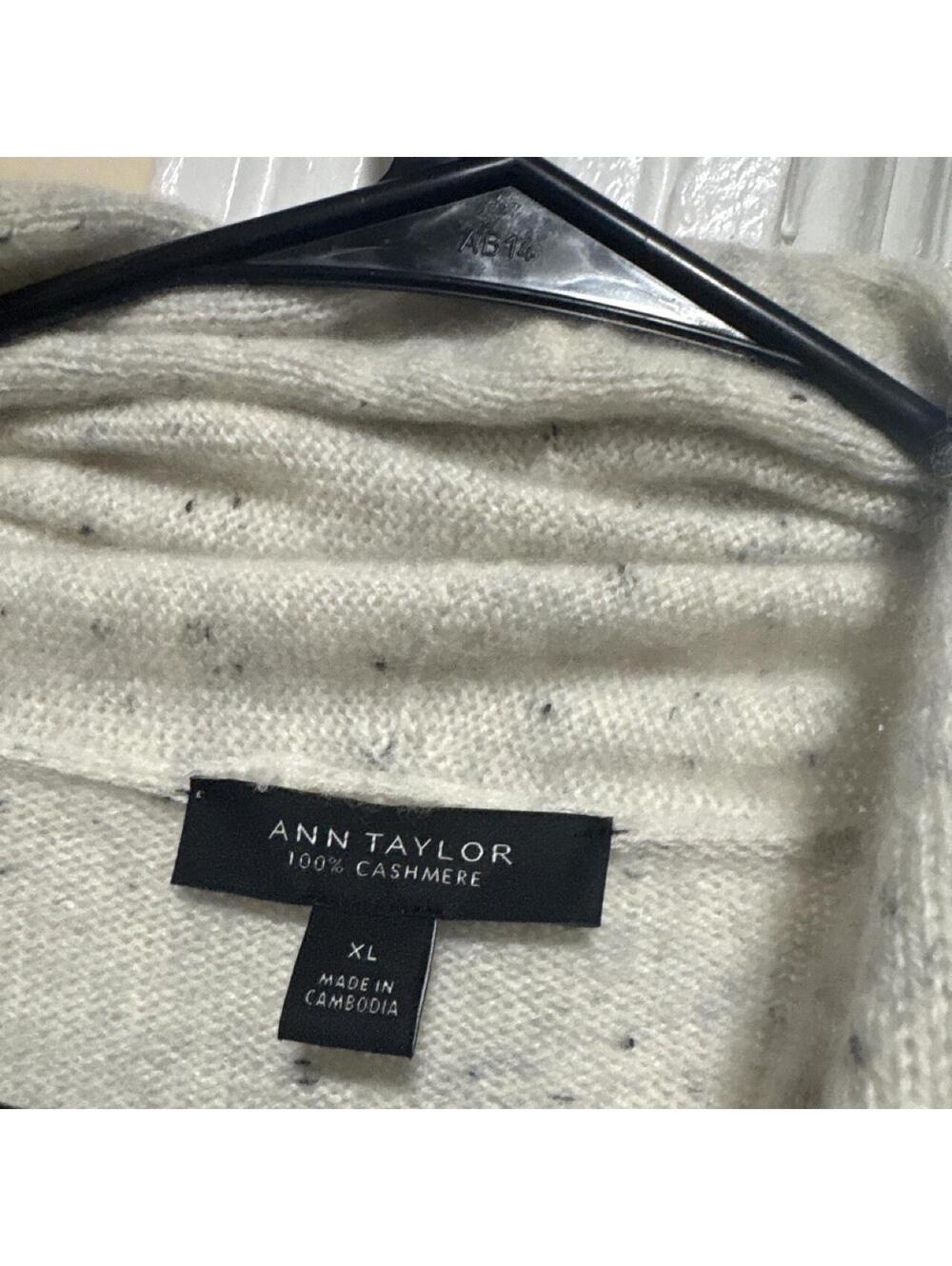 Ann Taylor Women's Cream and White Jumper